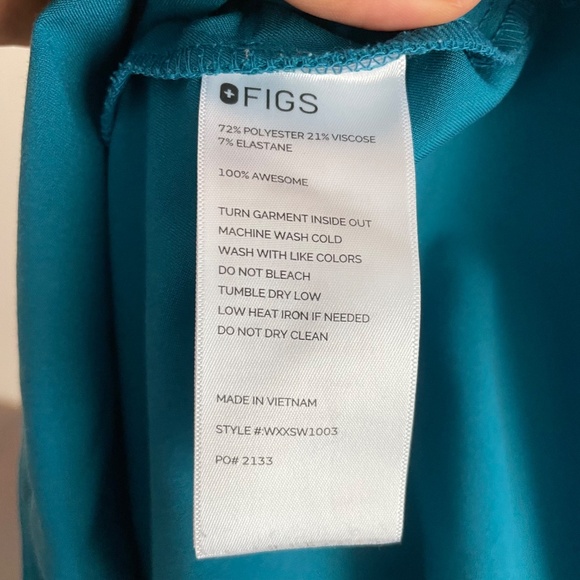 Figs Rafaela Oversized Top & Zamora Jogger Scrub Set - Picture 8 of 14